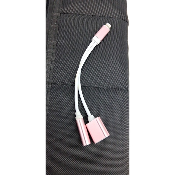 The Unbranded Brand Other - Apple 2 in 1 iphone Adapter, Aux Headphone Jack Audio